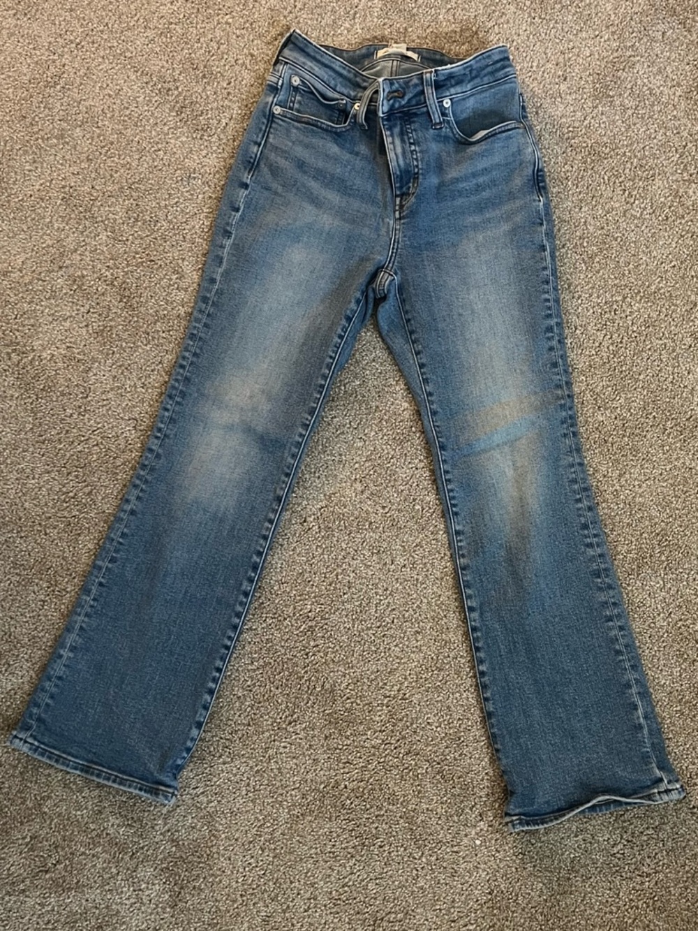 Madewell Curvy Kickout in Medium Wash